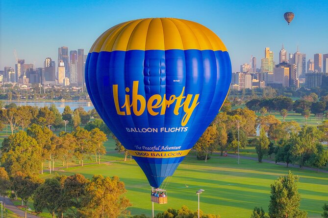 Hot Air Balloon Flights over Melbourne City (optional breakfast) - Preparing the balloon with the Liberty crew