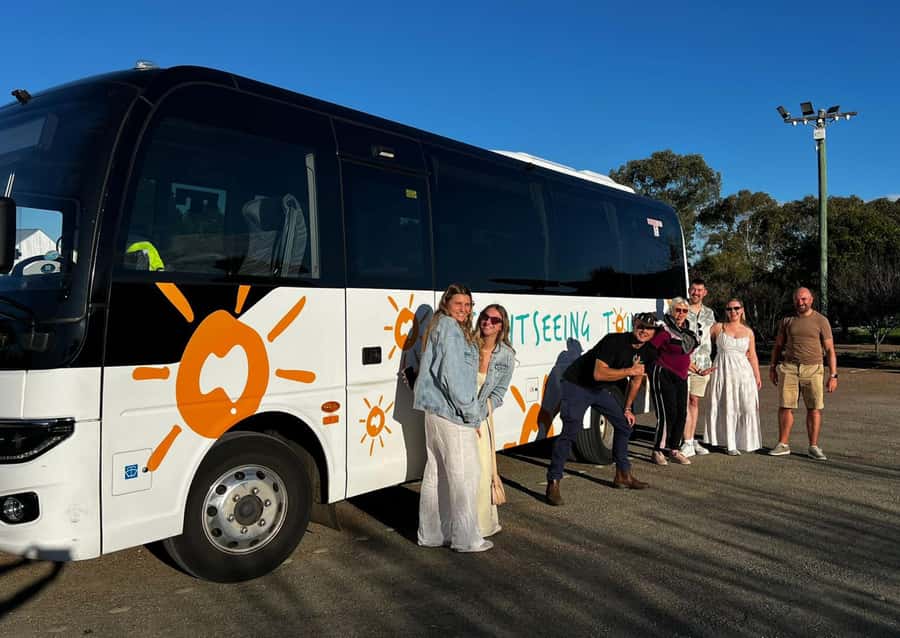 Hunter Valley: Wine, Chocolate and Lunch All Inclusive Tour - The pace, the bus, and the practical details