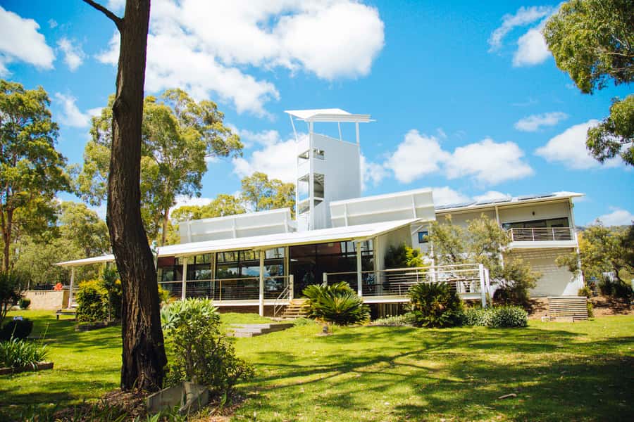 Hunter Valley: Wine, Spirits, and Cheese Tour with Lunch - The six-hour pace and guide style