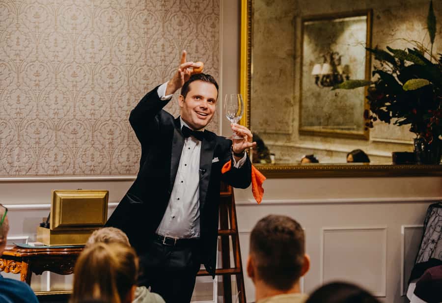 Impossible Occurrences - Melbourne Magic Show - Arriving at the Melbourne Marriott Hotel