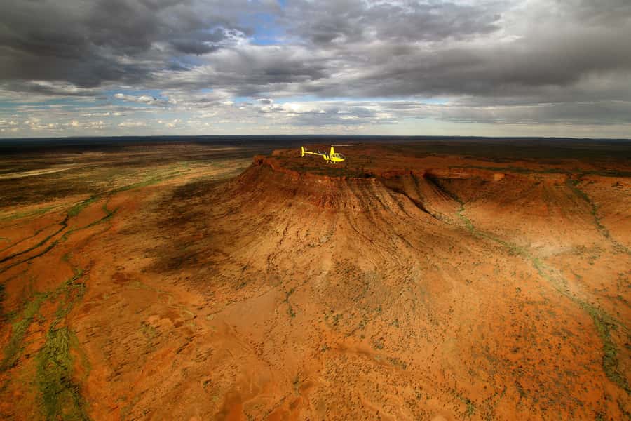King's Canyon: 15-minute Scenic Helicopter Tour - The 100-meter cliff walls and Garden of Eden