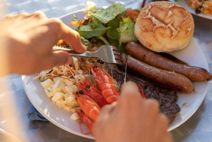 Lake Macquarie: Cruise with Lunch on the Lake - A BBQ lunch served onboard