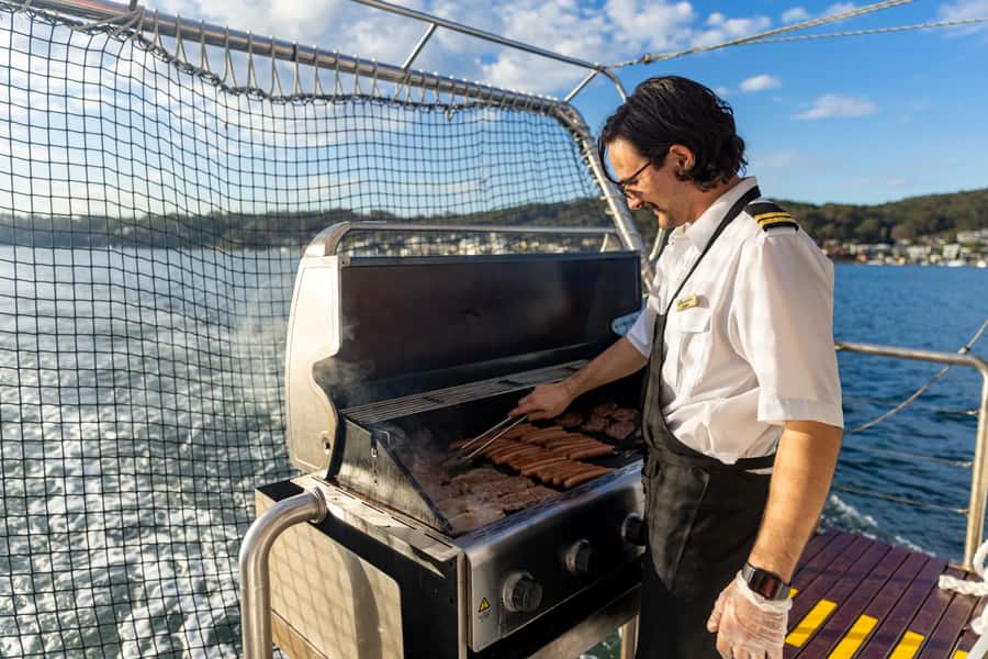 Lake Macquarie: Cruise with Lunch on the Lake - Cruising the northern foreshore