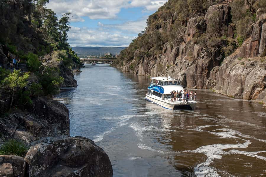 Launceston: 4-Hour Batman Bridge Luncheon Cruise - What the commentary adds