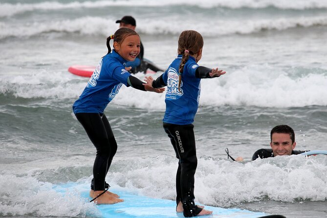 Learn to Surf at Middleton Beach - A maximum of eight keeps the lesson personal