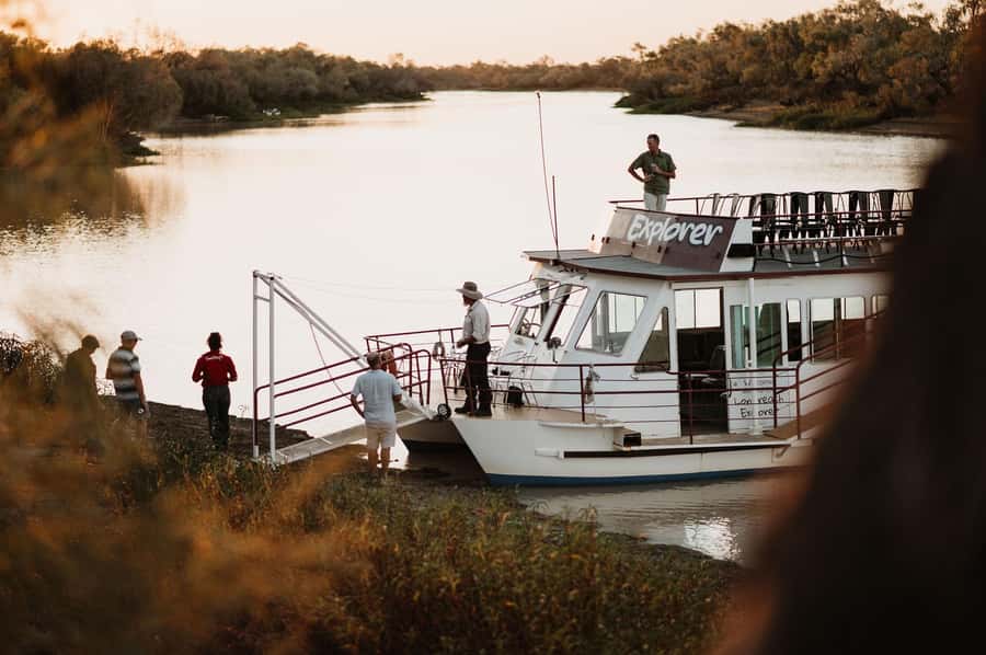 Longreach: Drover's Sunset Cruise & Outback Dinner & Show - Boarding the Longreach Explorer