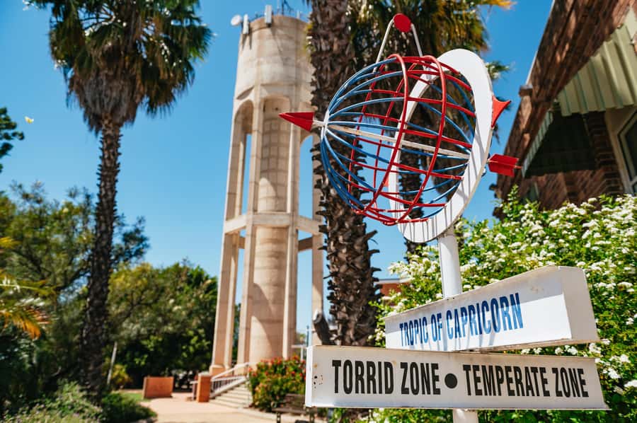 Longreach History and Town Tour - Meeting the bus at the big red chair