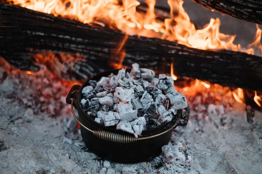 Longreach: Smithy's Outback Dinner and Show - Dinner beside the Coolibah-lined Thomson River