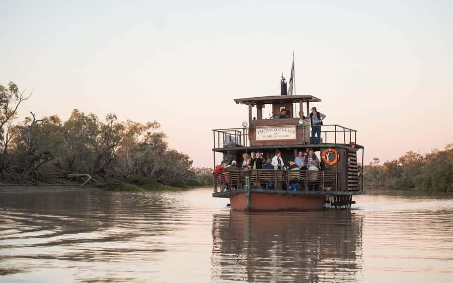 Longreach: Sunset Paddlewheeler Cruise, Show and Dinner - A gentle start aboard the Thomson Belle