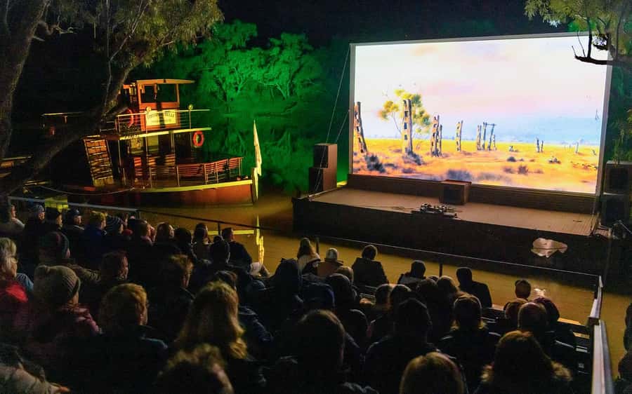 Longreach: Sunset Paddlewheeler Cruise, Show and Dinner - Starlight’s Spectacular Sound and Light Picture Show