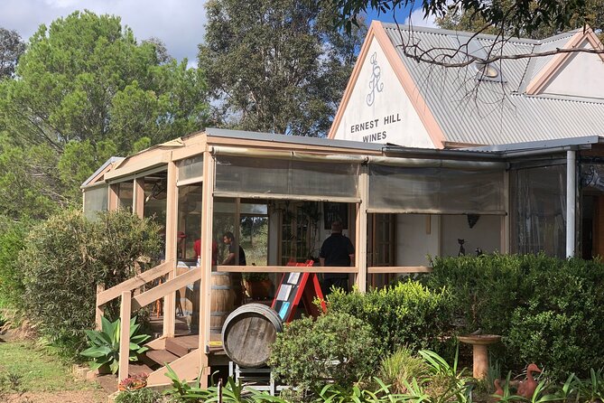 Luxury Hunter Valley Wildlife & Wine Tasting Tour from Sydney - Walkabout Wildlife Sanctuary and the morning animal stop