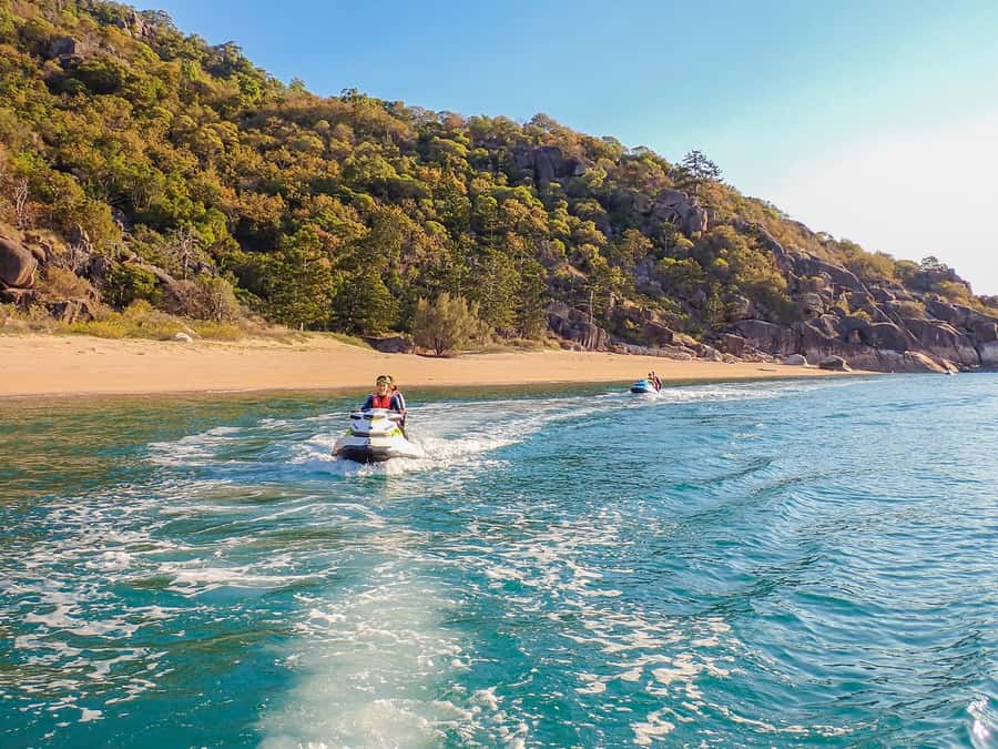 Magnetic Island: 5 Beach Bay Jet Ski Tour - Learning to handle your own jet ski