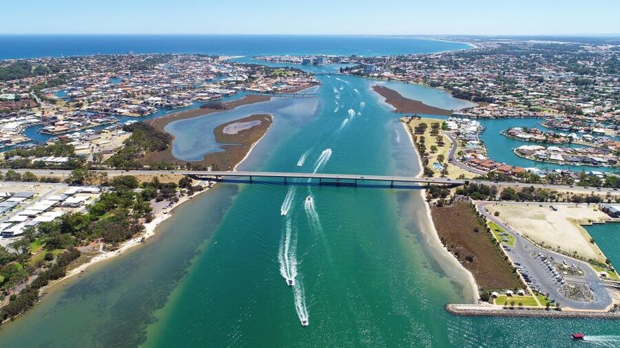 Mandurah: Dolphin and Views Cruise - Through the Canals and Past Mandurah’s Big Homes