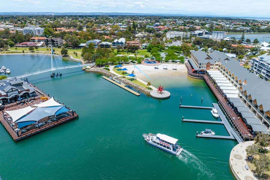 Mandurah: Dolphin and Views Cruise - Food, Seating, and Small Comfort Details