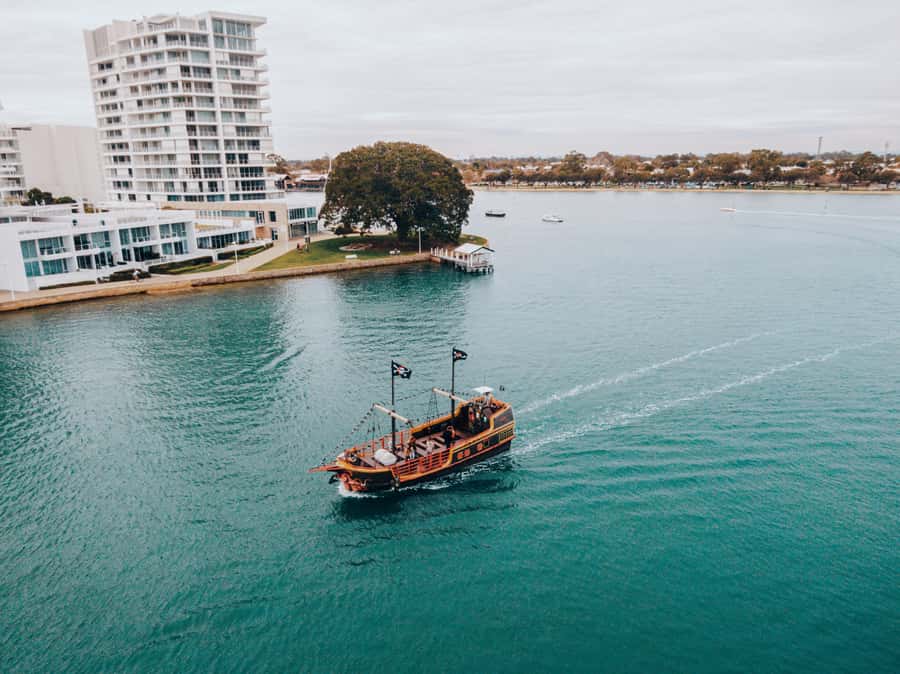 Mandurah Pirate Cruise - Cruising past homes and Mandurah’s canals