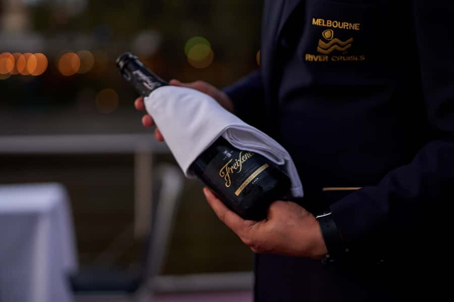 Melbourne: 4-Course Dinner Cruise with Drinks - Boarding at Southbank Promenade