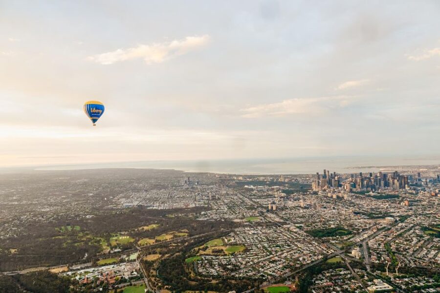 Melbourne: Balloon Flight at Sunrise - One quiet hour above Melbourne