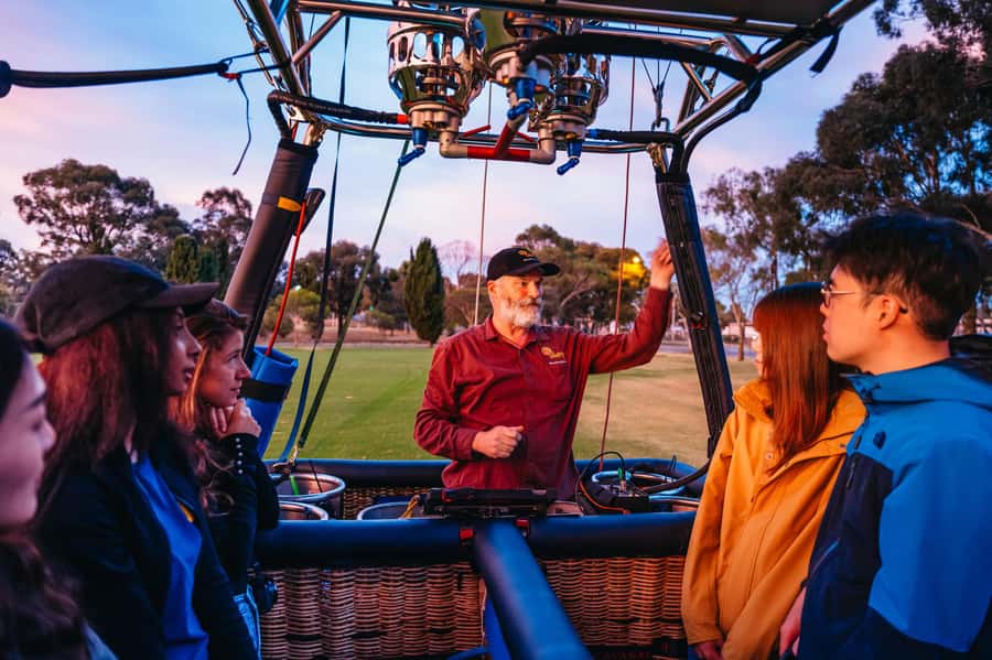 Melbourne: Balloon Flight at Sunrise - Landing outside the launch field