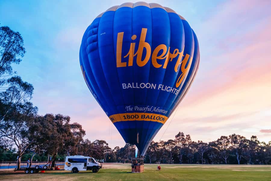 Melbourne: Balloon Flight at Sunrise - The pre-dawn meeting at The Hotel Windsor