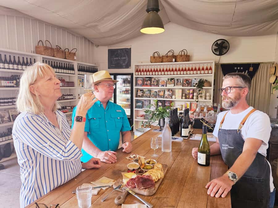 Melbourne: Boutique Phillip Island Wine, Dine & Penguin Tour - Key points at a glance