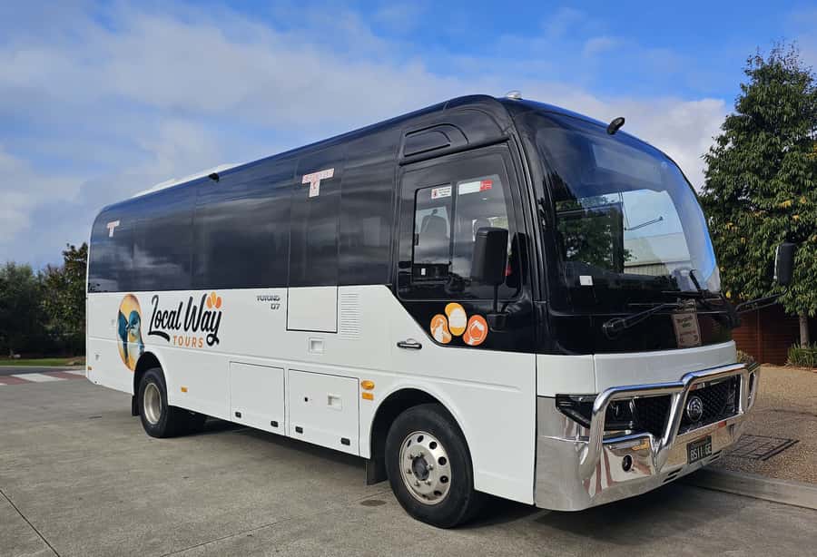 Melbourne: Boutique Phillip Island Wine, Dine & Penguin Tour - The long return to Melbourne
