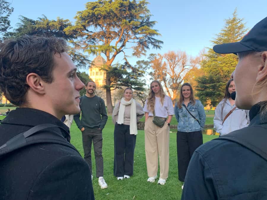 Melbourne: City Highlights Guided Walking Crime Tour - Robberies, exorcisms, and Victorian detectives