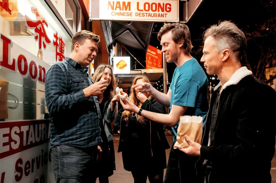 Melbourne: City Laneways Progressive Dinner and Drink - Starting at Gordon Reserve near the Hotel Windsor