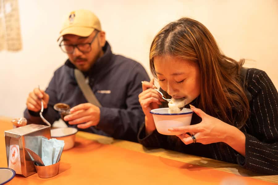 Melbourne: City Laneways Progressive Dinner and Drink - Chinatown in 50 minutes: dumplings, dim sum, and street food