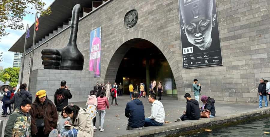 Melbourne City Surrounding Sightseeing Tour - St Kilda for sea air and a relaxed finish