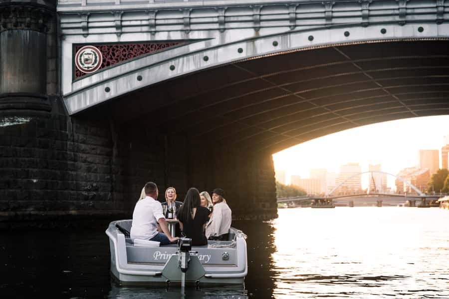 Melbourne: Electric Picnic Boat Rental on the Yarra River - Choosing between one, two, and three hours