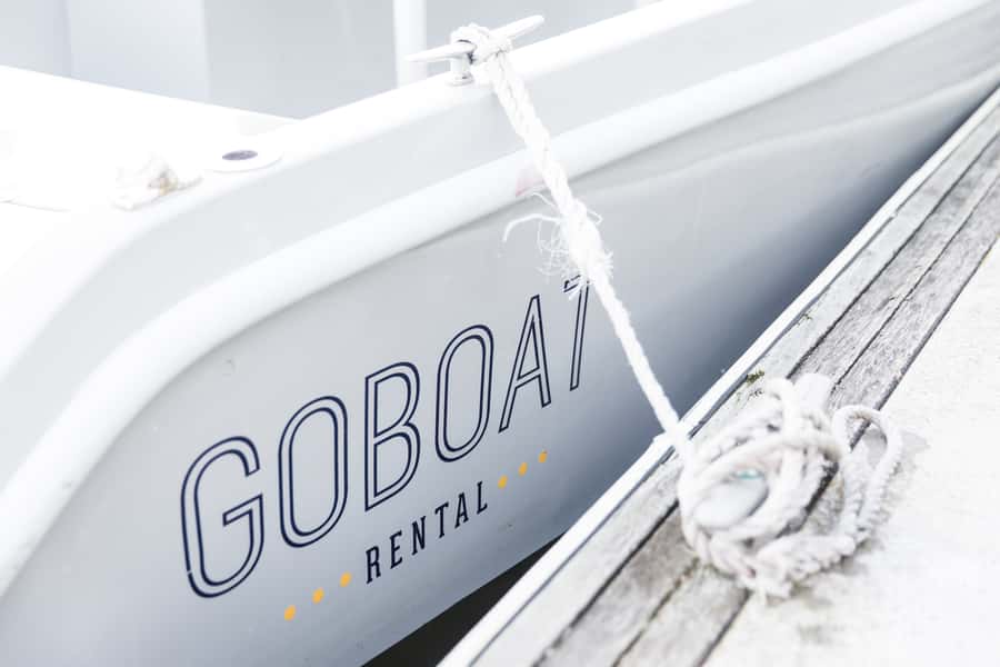 Melbourne: Electric Picnic Boat Rental on the Yarra River - Why the $70 group price can be good value