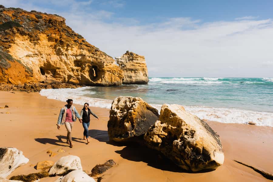 Melbourne: Great Ocean Road, 12 Apostles & Rainforest Tour - Memorial Arch and the story behind the road