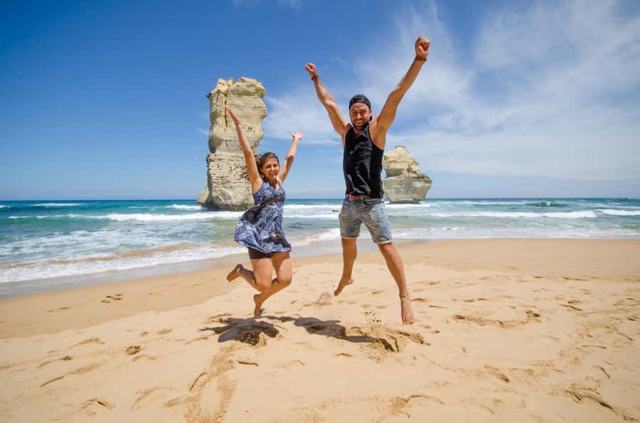 Melbourne: Great Ocean Road, 12 Apostles & Rainforest Tour - Meeting the coach in central Melbourne