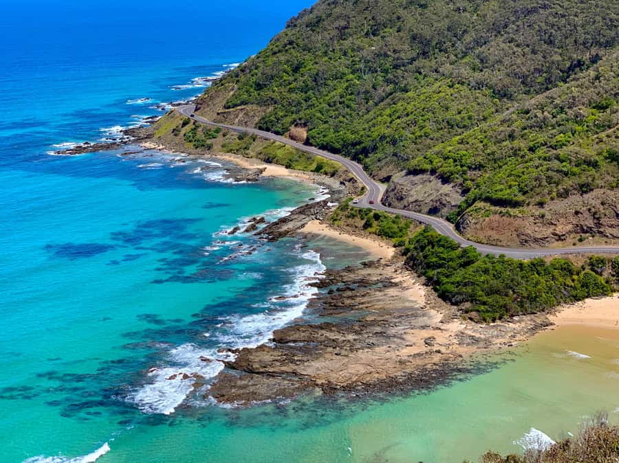 Melbourne: Great Ocean Road Extended–Top Stops&London Bridge - Lorne and the first big coastal views