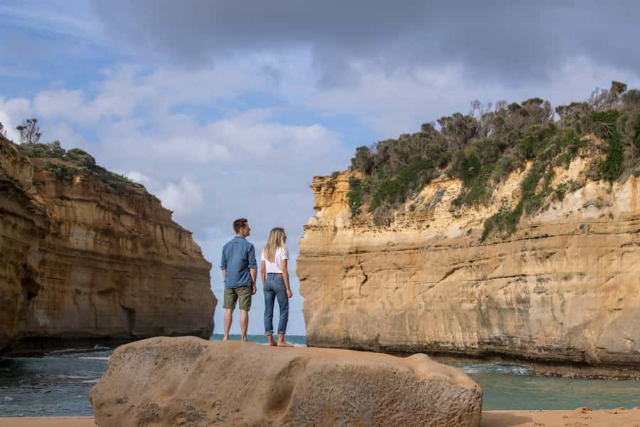 Melbourne: Great Ocean Road Ultimate 12 Apostles with Lunch - Walking through Great Otway National Park