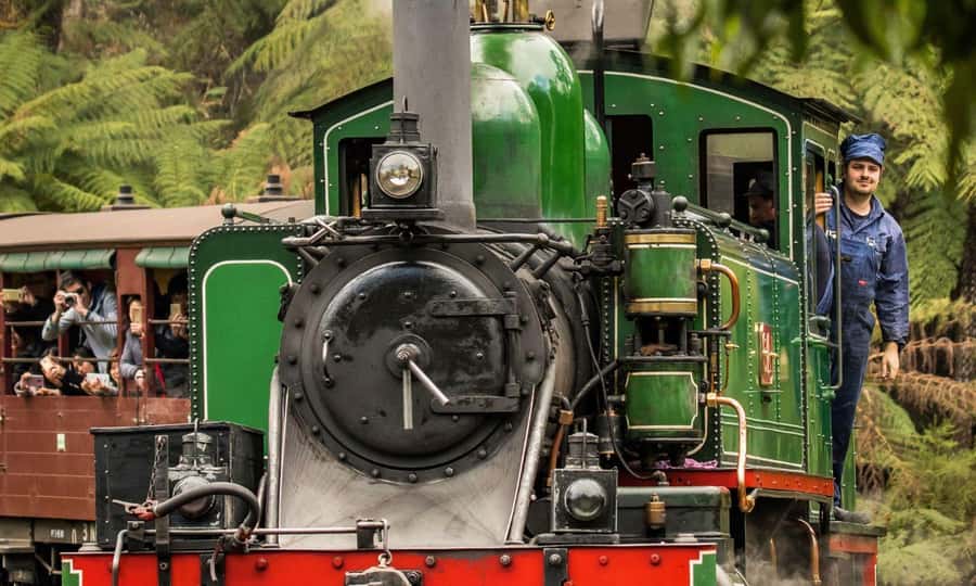 Melbourne: Half-Day Puffing Billy Steam Train Experience - Belgrave Station: a short start before the steam