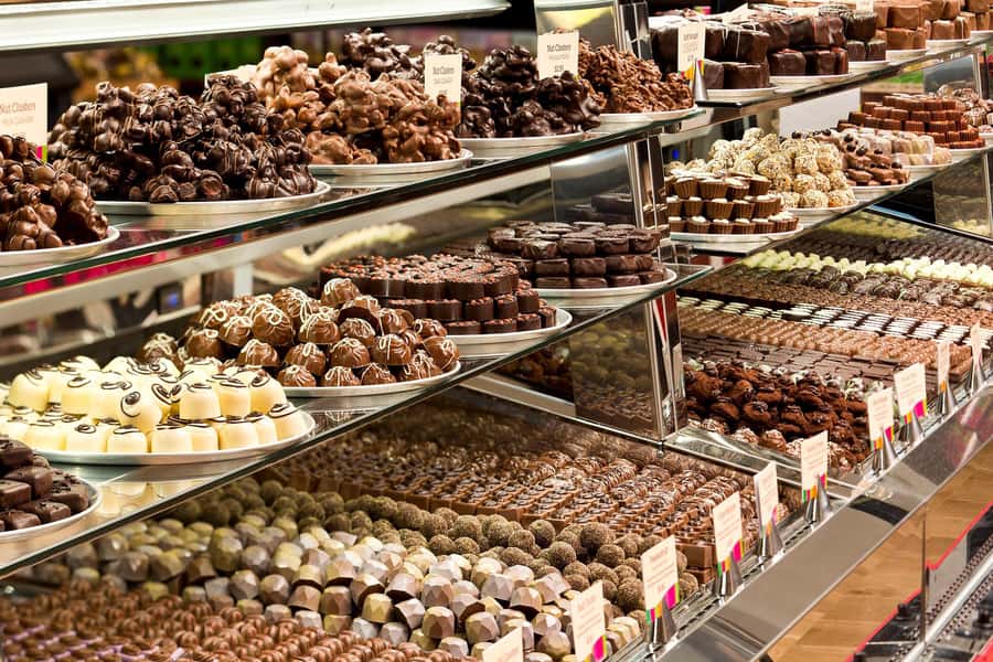 Melbourne: Lake Mountain Snow & Waterfalls Guided Tour - Chocolate and ice cream finish in the Yarra Valley