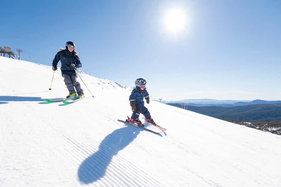 Melbourne: Mt Buller Snowy Escape Trip - 6 Hours of Snow Fun - The two-hour climb toward Mt Buller