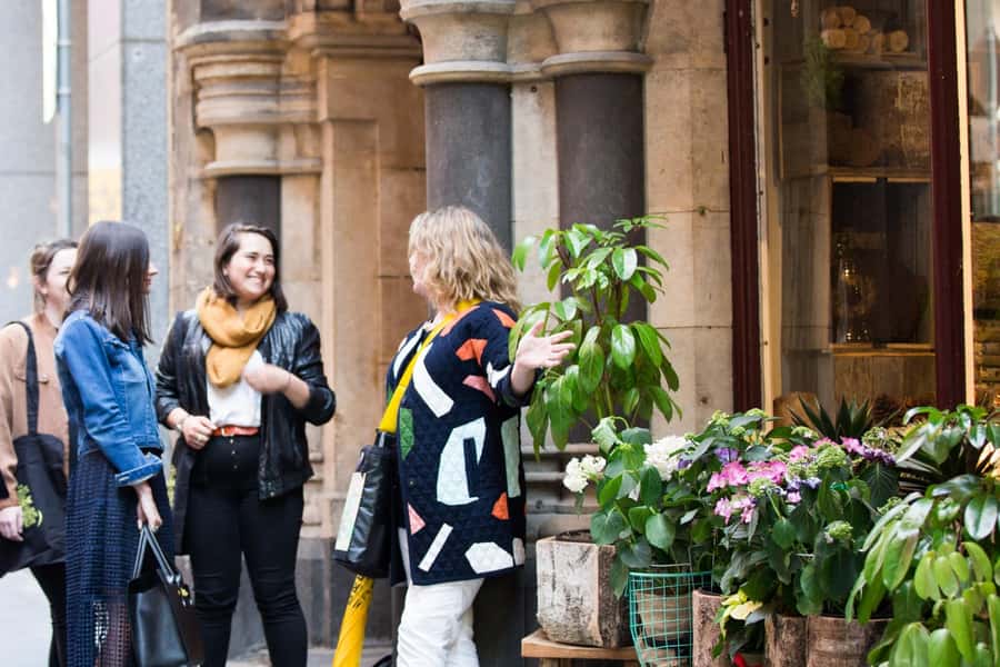 Melbourne: Original Lanes & Arcades Walk (max 8 guests only) - The chocolate tasting and seated drink