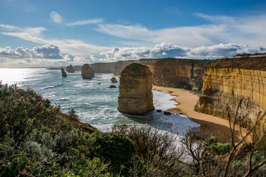 Melbourne: Reverse Great Ocean Road 12 Apostles with Lunch - Key points to know before booking
