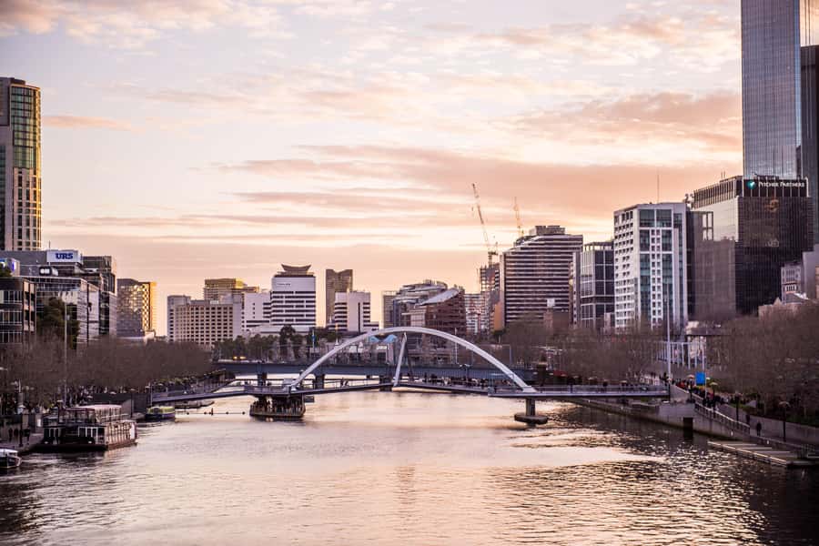 Melbourne: Spirit Of Melbourne Yarra River Lunch Cruise - Four Main Courses With Different Strengths