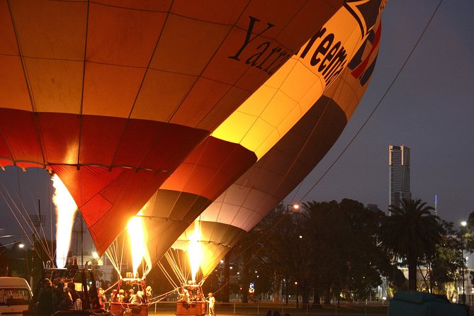 Melbourne sunrise balloon flight & champagne breakfast - The basket, burners, and a useful clothing tip