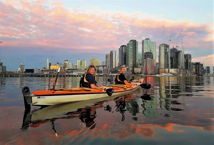 Melbourne: Sunset Kayak Tour with Dinner - Starting in Victoria Harbour before sunset
