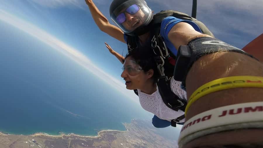 Melbourne: Tandem Skydive over Great Ocean Road + Transfer - Why the Great Ocean Road makes this jump special