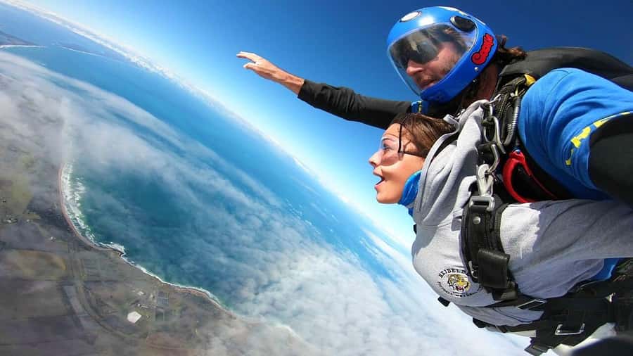 Melbourne: Tandem Skydive over Great Ocean Road + Transfer - Photos, video, and the outside camera option