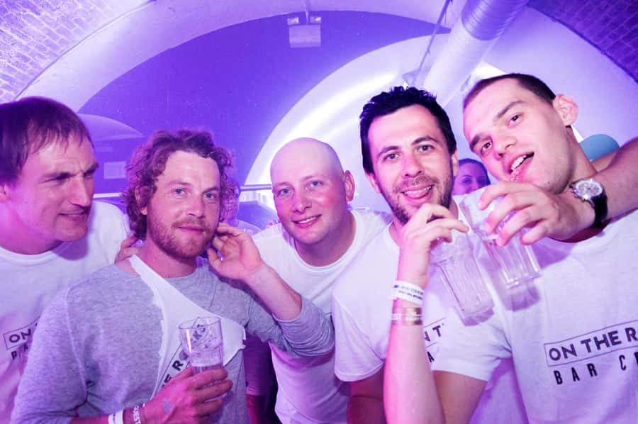 Melbourne: Weekly Bar Crawl: 5 Free shots, Club Entry - Is $17 good value?
