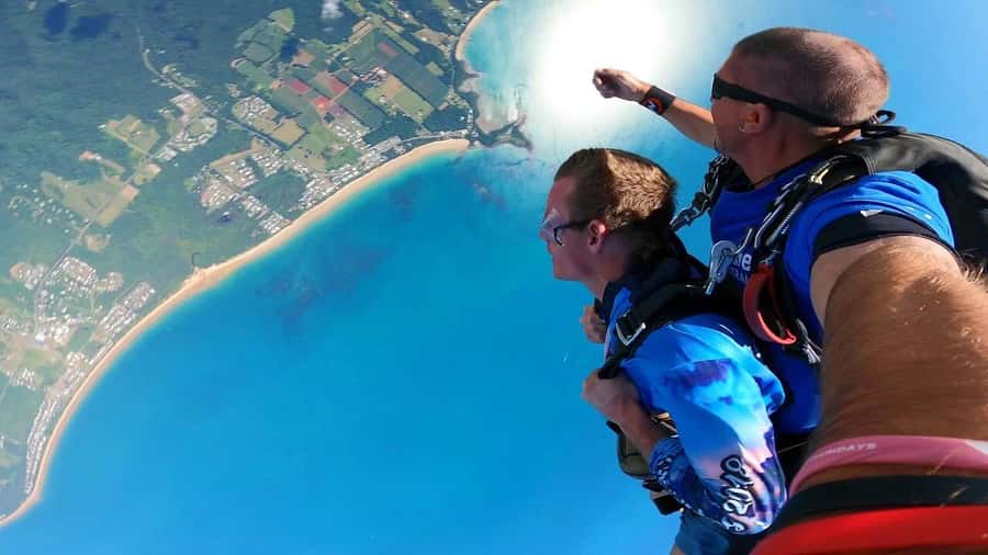 Mission Beach Tandem Skydive Experience - Weight, age, health, and clothing rules