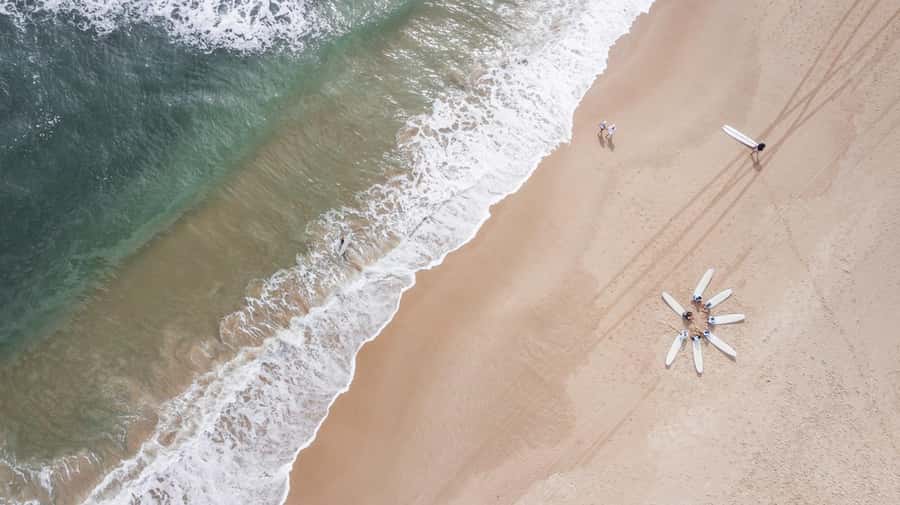 Noosa Heads: 2 Hour Surf Experience on the Sunshine Coast - Equipment, showers, and what you need to bring