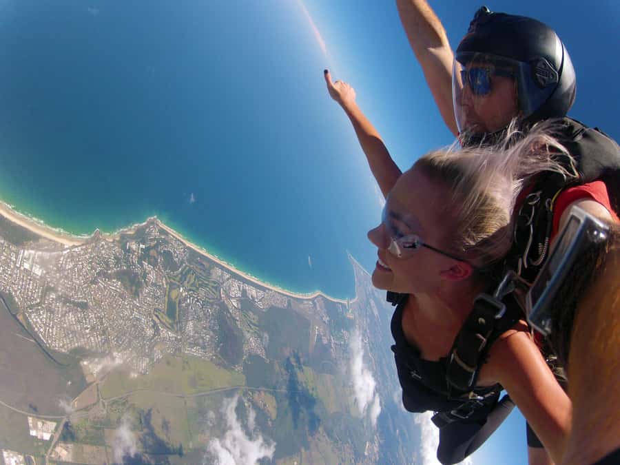 Noosa: Tandem Skydive Experience - The flight to 15,000 feet