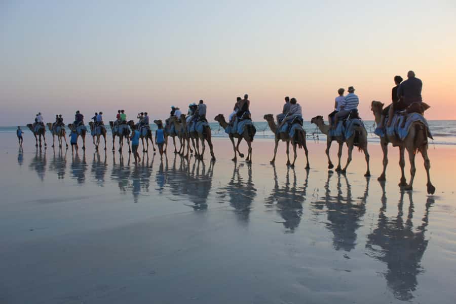 North of Rocks on Cable Beach: 1-Hour Sunset Camel Ride - Key things to know before you book